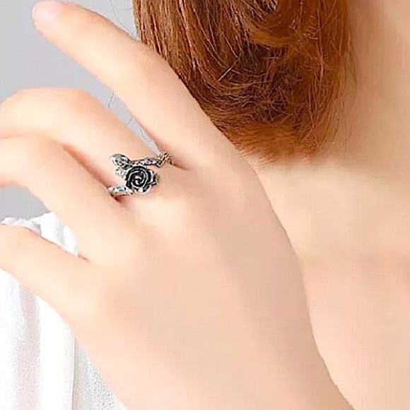 Rose Flower Design Sterling Silver Ring - Picture 5 of 5